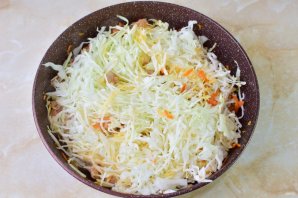 Тушеная капуста с индейкой Тушеная капуста с индейкой