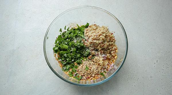 Закусочные маффины из киноа со шпинатом и миндалем, пошаговый рецепт с фото на 225 ккал