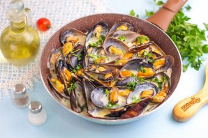 Ракушки мидии в сливочном соусе