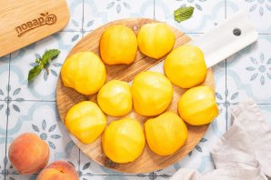 Консервированные персики