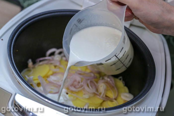 Гратен из картофеля с луком-шалот в мультиварке