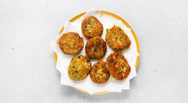 Постные луковые котлеты, пошаговый рецепт с фото на 326 ккал