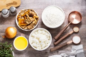 Пирожки с солеными грибами