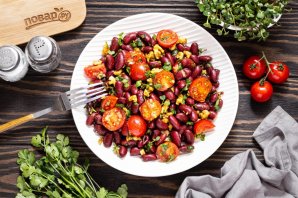 Постный салат с красной фасолью Постный салат с красной фасолью