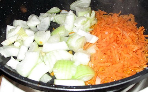 
			Паштет из куриной печени в домашних условиях рецепт с морковью и луком		