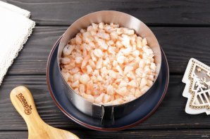 Салат слоеный с креветками