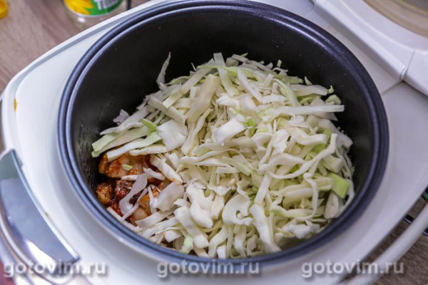 Бигус с квашеной капустой в мультиварке