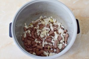 Бефстроганов в мультиварке Бефстроганов в мультиварке