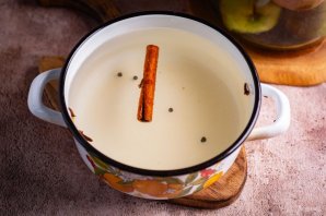 Маринованные яблоки