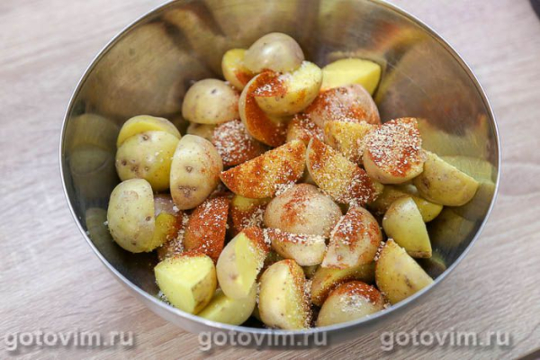 Картофель беби с паприкой в мультиварке