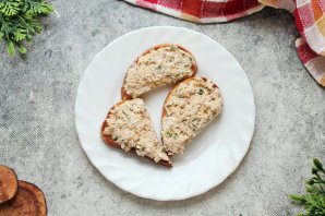 Бутерброды с горбушей консервированной