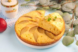 Шарлотка с яблоками на сковороде