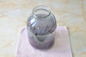 Компот из черной смородины на зиму на 3 литровую банку Компот из черной смородины на зиму на 3 литровую банку