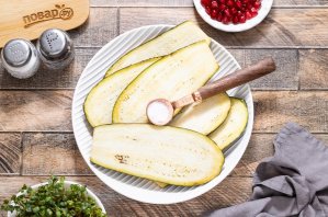 Баклажаны (рулетики)