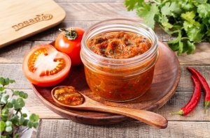 Грузинский соус "Сацебели"