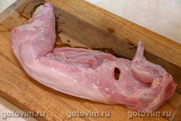 Кролик в горшочке с беконом и луком