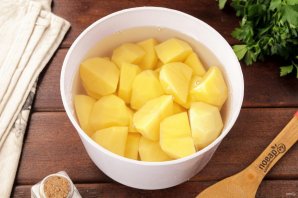 Уха из стерляди на костре Уха из стерляди на костре