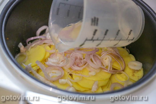 Гратен из картофеля с луком-шалот в мультиварке