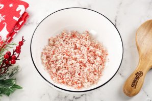 Салат "Рафаэлло" с крабовыми палочками