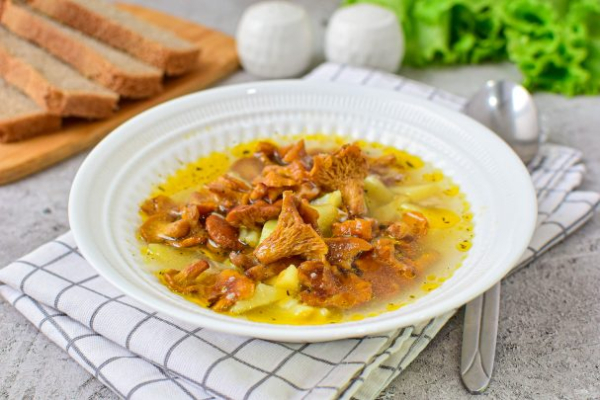 Грибной суп из лисичек Грибной суп из лисичек