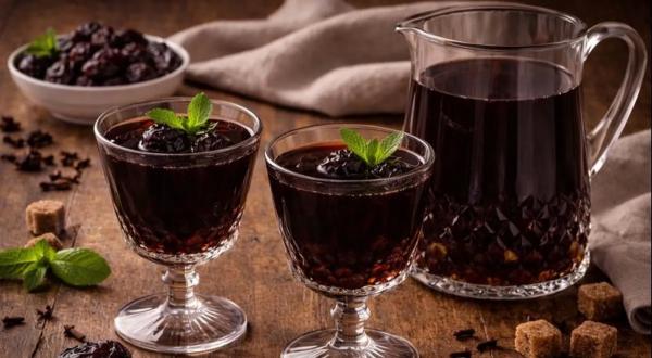 Компот из чернослива и изюма, пошаговый рецепт с фото на 163 ккал