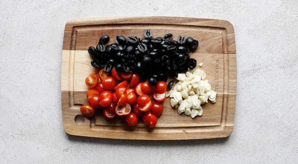 Макароны с колбасой и помидорами, пошаговый рецепт с фото на 936 ккал Макароны с колбасой и помидорами, пошаговый рецепт с фото на 936 ккал