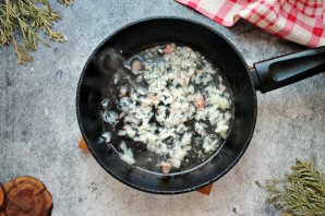 Кукурузная каша с тушенкой Кукурузная каша с тушенкой