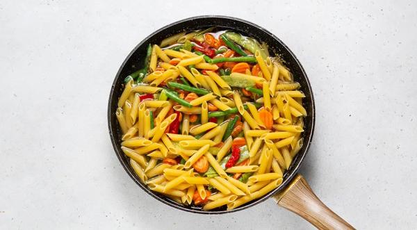 Макароны с замороженными овощами, пошаговый рецепт с фото на 447 ккал