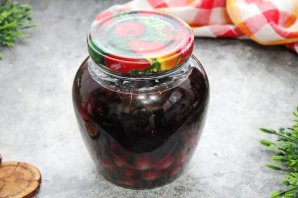 Настойка из черники с крыжовником на самогоне