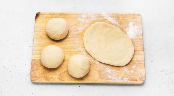 Пышные плюшки на кефире, пошаговый рецепт с фото на 1040 ккал