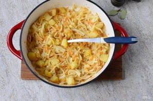 Овощное рагу с картофелем и капустой Овощное рагу с картофелем и капустой