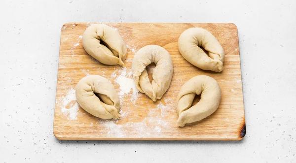 Пышные плюшки на кефире, пошаговый рецепт с фото на 1040 ккал