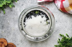 Настойка из черники с крыжовником на самогоне