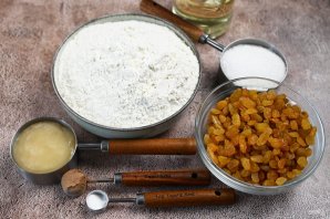 Пирог постный с изюмом