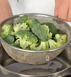 Отварная брокколи с сыром, пошаговый рецепт с фото Отварная брокколи с сыром, пошаговый рецепт с фото