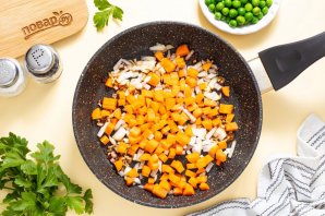 Рис по-тайски с овощами Рис по-тайски с овощами