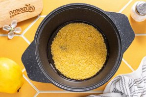 Пшенная каша с айвой