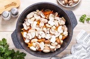 Солянка с шампиньонами на зиму