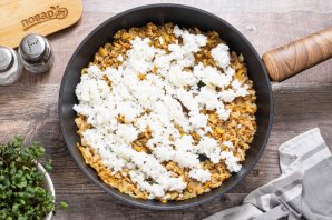 Пирожки с солеными грибами