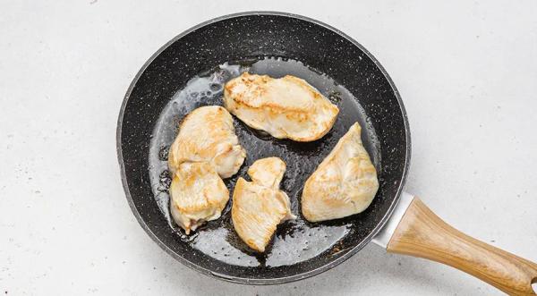 Салат &laquo;Женский каприз&raquo;, пошаговый рецепт с фото на 469 ккал