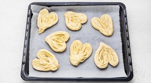 Пышные плюшки на кефире, пошаговый рецепт с фото на 1040 ккал