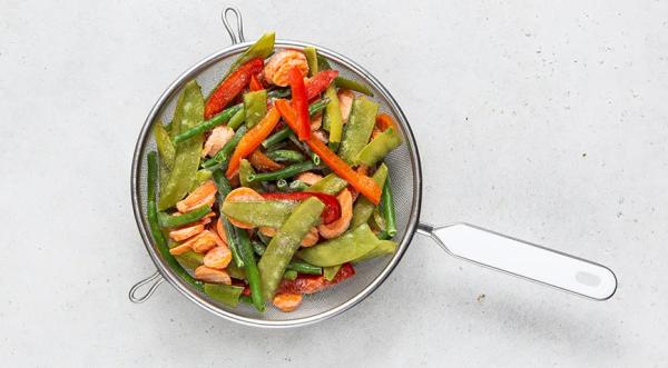 Макароны с замороженными овощами, пошаговый рецепт с фото на 447 ккал