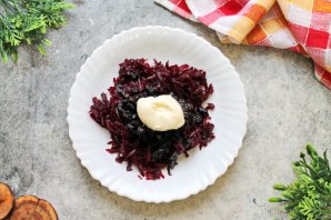 Свекла с черносливом