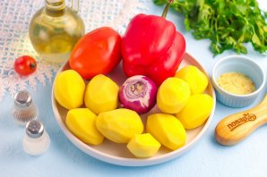 Картофель тушеный с овощами