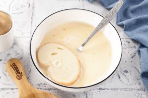 Гренки с молоком и яйцом Гренки с молоком и яйцом