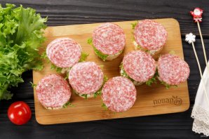 Закуска на шпажках на Новый год Закуска на шпажках на Новый год