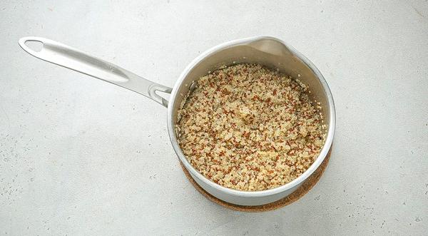 Закусочные маффины из киноа со шпинатом и миндалем, пошаговый рецепт с фото на 225 ккал