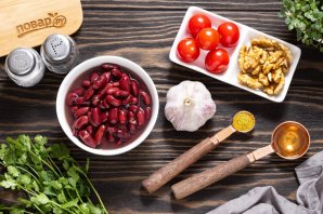 Постный салат с красной фасолью Постный салат с красной фасолью