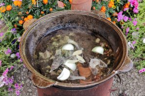 Уха из стерляди на костре Уха из стерляди на костре