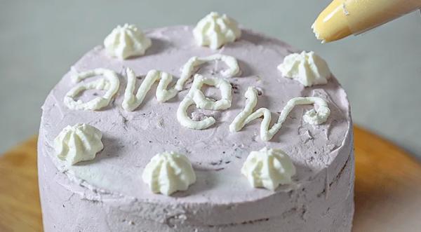 Бенто-торт &laquo;Маме&raquo;, пошаговый рецепт с фото на 835 ккал